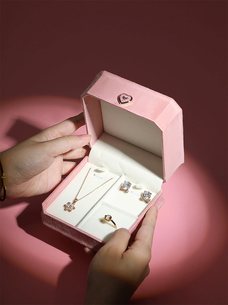 Delicate jewelry box, flannel, proposal, diamond ring box, love hand jewelry box